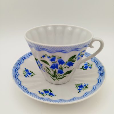 купить Пара чайная "Колокольчики", форма "Лучистая", фарфор, деколь, Ленинградский фарфоровый завод (ЛФЗ), СССР, 1970-1991 гг.