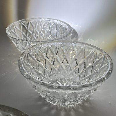 купить Набор из 2 салатников конусообразной формы с резным геометрическим декором, прессованное стекло, алмазная грань, СССР, 1970-1990 гг.