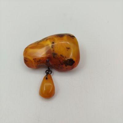 купить Брошь асимметричной формы, металл, янтарь, СССР, 1970-1990 гг.