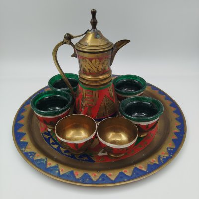 купить Набор кофейный на 6 персон, украшенный достопримечательностями Египта, металл, стекло, роспись, Египет, 1980-2000 гг.