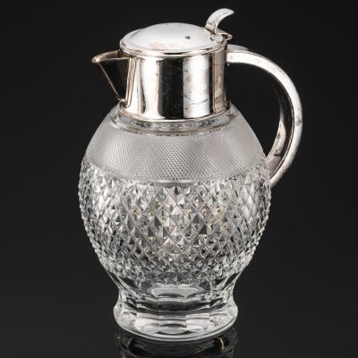 купить Графин для прохладительных напитков с колбой для льда внутри, с геометрическим декором, хрусталь, алмазная грань, сплав металлов, Западная Европа, 1950-1970 гг.