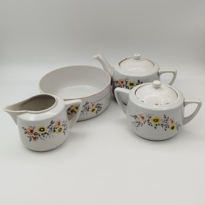 купить Набор чайный с цветочным декором (чайник, капельник, молочник и сахарница), фарфор, деколь, золочение, Завод «Красный фарфорист» (Чудово, Грузинская фарфорово-фаянсовая фабрика), СССР, 1930-1940 гг.