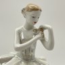 Купить Статуэтка "Балерина с цветком", скульптор О. С. Артамонова, фарфор, роспись, люстр, золочение, Дмитровский фарфоровый завод (ДФЗ Вербилки), СССР, 1954-1965 гг.