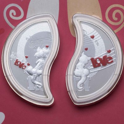 купить Ниуэ 1 доллар 2013 набор из 2-х монет (по 31,1 грамму) "Влюбленные кошки", в упаковке