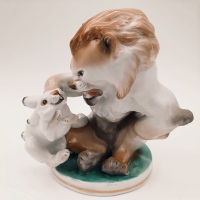 купить Статуэтка "Заяц во хмелю", скульптор Б.Я. Воробьев, фарфор, роспись, золочение, Ленинградский фарфоровый завод (ЛФЗ), СССР, 1950-1960 гг.