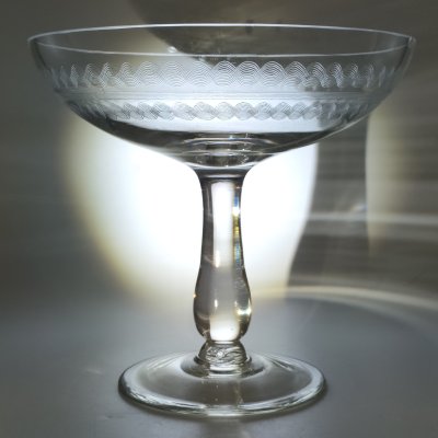 купить Фруктовница на ножке с орнаментальным декором, стекло, травление (пантография), Россия, 1910-1950 гг.