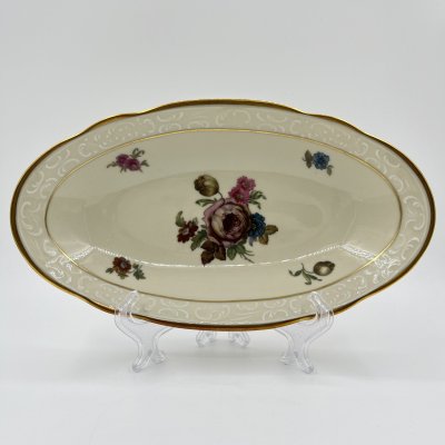 купить Блюдо овальной формы с цветочным декором, Kjøbenhavns Porcellains Maleri (KPM), фарфор, деколь, золочение, Дания, 1924-1960 гг.