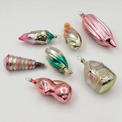 купить Набор из 7-ми ёлочных игрушек разной формы и размера, стекло, роспись, СССР, 1960-1980 гг.