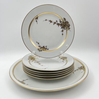 купить Набор десертных тарелок с блюдом на 6 персон, украшенный цветочным декором, фарфор, деколь, золочение, Graf Von Henneberg Porzellan, 1777 Jlmenau, ГДР, 1949-1970 гг.