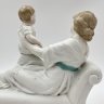 Купить Статуэтки парные «Отец и дочь, мама и сын», бисквит, роспись, золочение, Западная Европа, 1950-1970 гг.