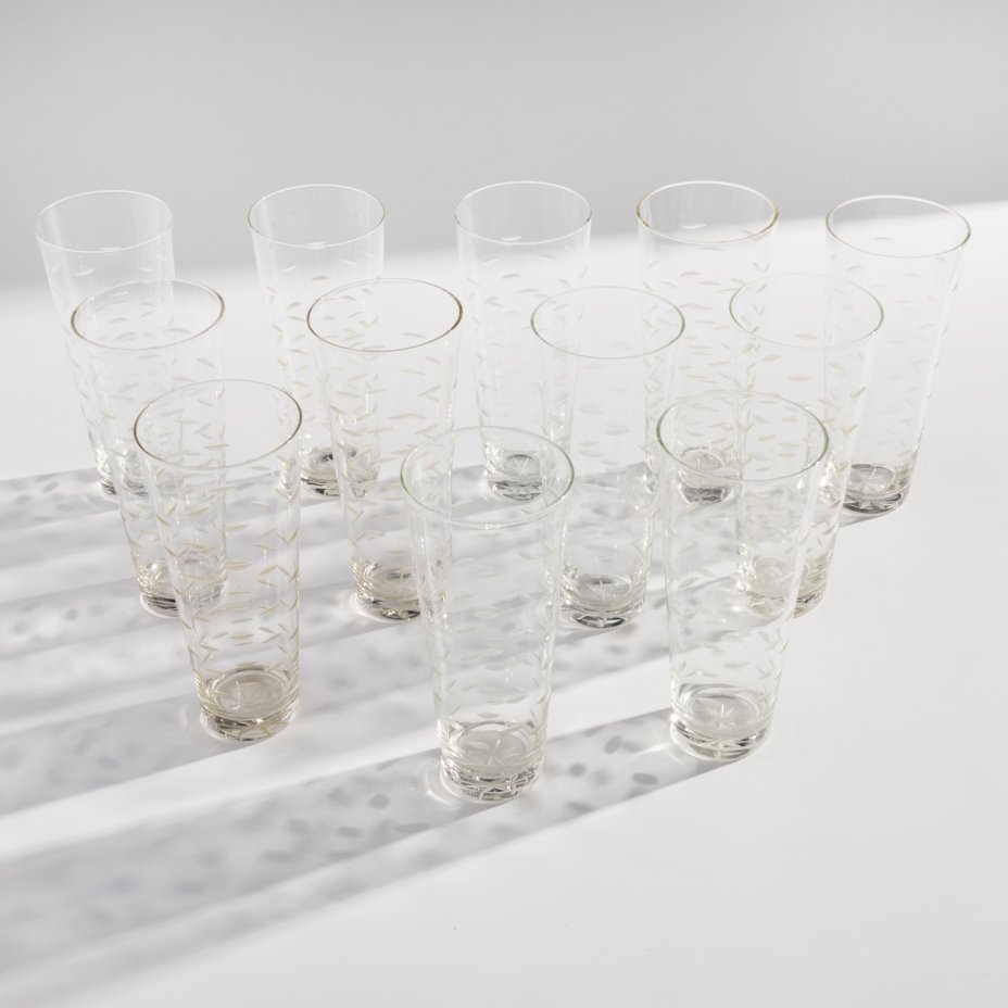 Стаканы гдр. Бокалы синие зеленые. Граненый стакан. 11 стаканов. Гранёный стакан ссср гусь-хрустальный.