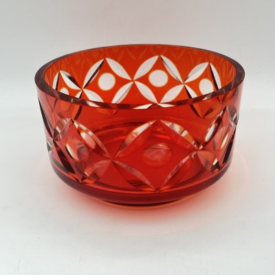 купить Салатник рубинового оттенка с орнаментальным декором, цветное стекло, алмазная грань, СССР, 1960-1990 гг.