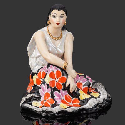 купить Статуэтка "Цыганка Земфира", скульптор А. Д. Бржезицкая, фарфор, роспись, люстр, золочение, Дулевский фарфоровый завод (Дулёво), СССР, 1966 г.