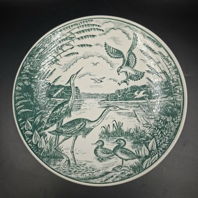 купить Блюдо настенное с изображением водоема и птиц, фаянс, деколь, Конаковский фаянсовый завод им. М.И. Калинина (ЗиК Конаково), СССР, 1975-1991 гг.