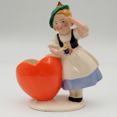 купить Статуэтка (карандашница) "Девочка с сердечком", фаянс, роспись, Hertwig & Co., Германия, 1941-1958 гг.