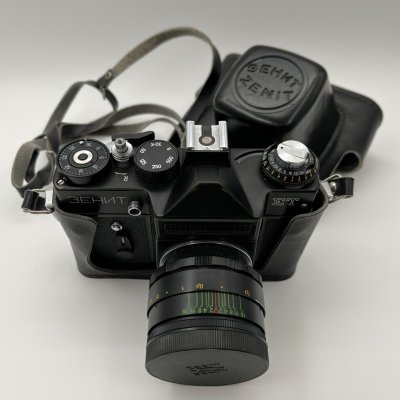 купить Фотоаппарат "Зенит-ЕТ" c объективом "Гелиос-44-2" в оригинальном кофре., металл, пластик, стекло, кожа, Белорусское оптико-механическое объединение (БелОМО), СССР, 1982 г.