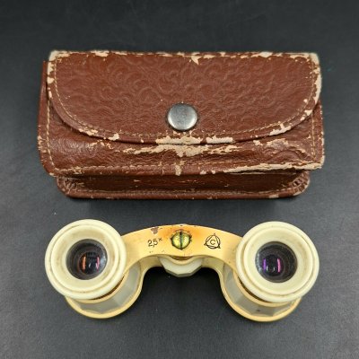 купить Бинокль театральный в кофре, металл, пластик, стекло, искусственная кожа, Лыткаринский завод оптического стекла (ЛЗОС), СССР, 1950-1980 гг.