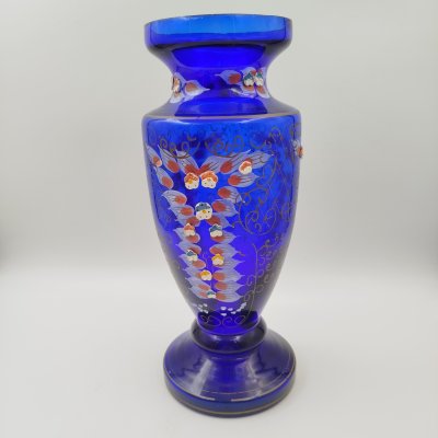 купить Ваза интерьерная, насыщенного синего цвета с цветочным декором, стекло, роспись, золочение, лепной декор, Чехословакия, 1960-1970 гг.