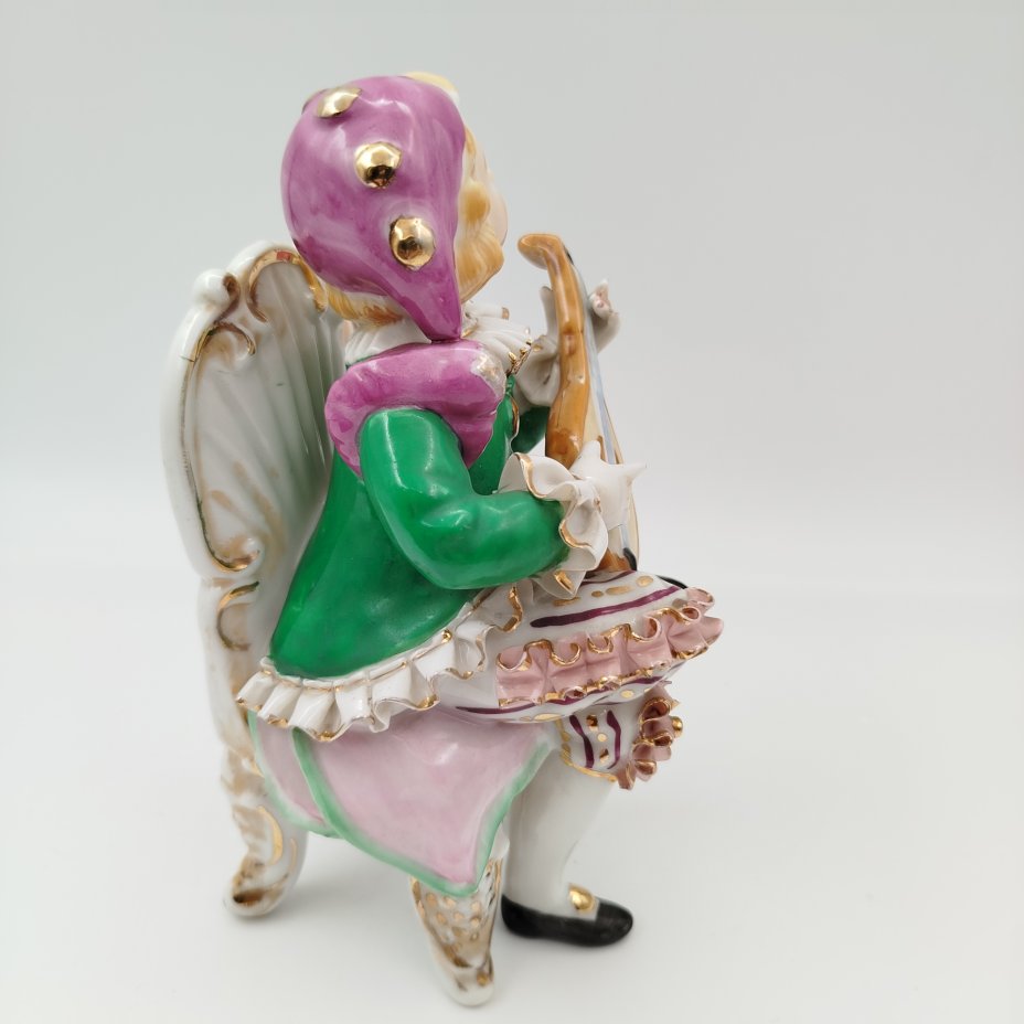 купить Статуэтка "Юный музыкант", фарфор, роспись, золочение, Азия, 1990-2000 гг.