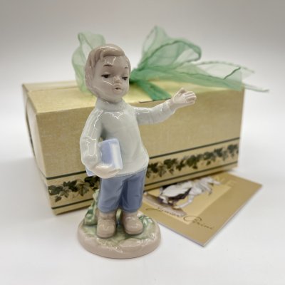 купить Статуэтка "Книга - лучший друг", фарфор, Pavone, Италия, 2025 г.