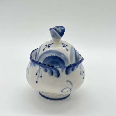 купить Солонка с крышкой с расписным растительным декором, Гжель, фарфор, роспись, СССР, 1970-1990 гг.