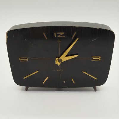 купить Часы настольные "Маяк", дерево, латунь, лак, Сердобский часовой завод «Маяк», СССР, 1960-1970 гг.