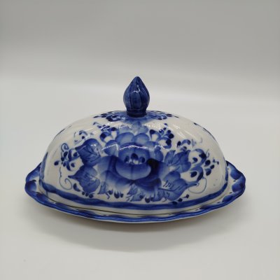 купить Масленка овальной формы, Гжель, подпись Р. Куликова, фарфор, роспись, СССР, 1970-1990 гг.