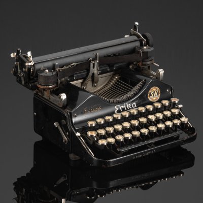 купить Печатная машинка "Erika 4" с кириллической клавиатурой, металл, краска, резина, Seidel & Naumann, Германия, 1920-1927 гг.