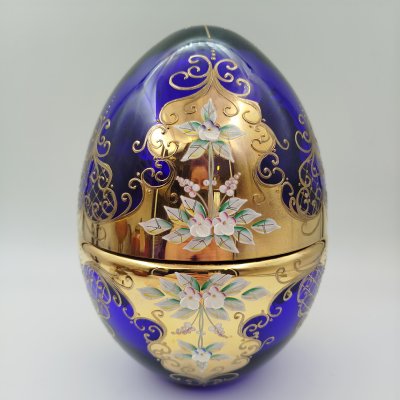купить Шкатулка (ёмкость для хранения) в форме яйца, украшенная лепным цветочным декором (большая), Z+H Glass, стекло, роспись, золочение, Чехия, 1993-2010 гг.