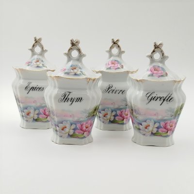 купить Набор из 4-х банок для специй, украшенных цветочным декором, фарфор, деколь, золочение, Франция, 1900-1930 гг.