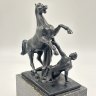 Купить Скульптура "Конь с упавшим всадником" (по модели П.К. Клодта, уменьшенная копия скульптуры из группы "Укрощение коня" для Аничкова моста в Санкт-Петербурге), металл, камень, СССР, 1970-1990 гг.