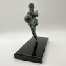 Купить Статуэтка в стиле ар-деко "Футболист" на каменном постаменте, металл, литье, патинирование, мрамор, Западная Европа, 1980-2000 гг.