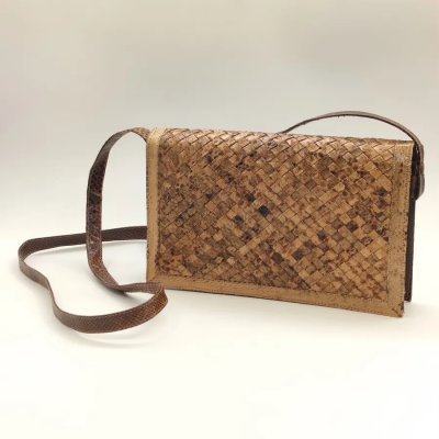 купить Плетеная женская сумка с имитацией змеиной кожи, искусственная кожа, металл, текстиль, Азия, 1980-2000 гг.