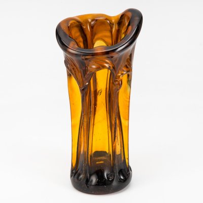 купить Ваза медового оттенка, выполненная в гутной технике, цветное стекло, гутная техника, Европа, 1970-1990 гг.