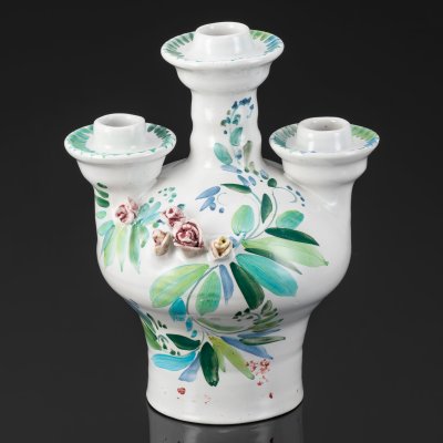 купить Подсвечник на три свечи с цветочным декором, автор О.В. Осетрова, фарфор, роспись, лепка, СССР, 1984 г.