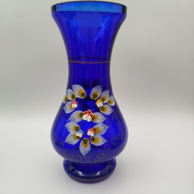 купить Ваза интерьерная, насыщенного синего цвета с цветочным декором, стекло, роспись, золочение, лепной декор, Чехословакия, 1960-1970 гг.