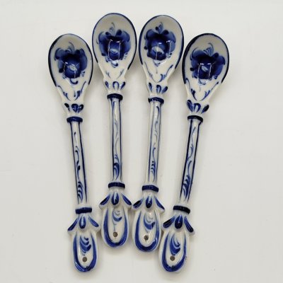 купить Набор из 4-х чайных ложек с цветочным декором, Гжель, фарфор, роспись, Россия, 1990-2010 гг.