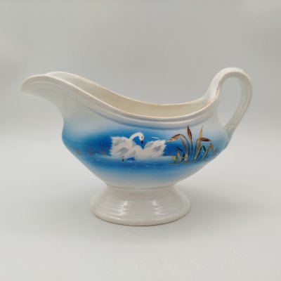 купить Соусник «Лебеди», фаянс, аэрография, подрисовка, золочение, Всеукртрест (Будянский фаянсовый завод «Серп и Молот»), СССР, 1920-1930 гг.