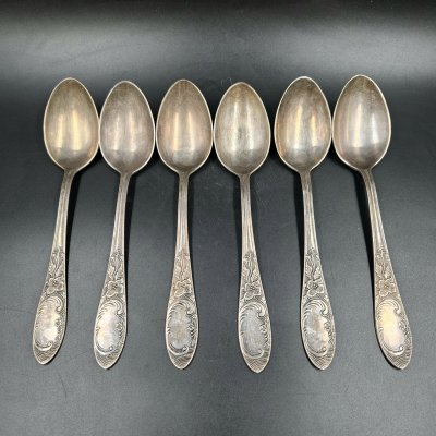 купить Набор из шести столовых ложек с цветочным декором, Московский завод металлоизделий (предположительно), мНЦ (медь-никель-цинк), СССР, 1950-1980 гг.