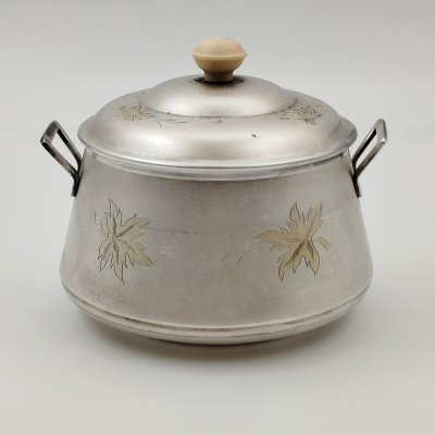 купить Сахарница с цветочным декором, мНЦ (медь-никель-цинк), гравировка, Завод «Мстерский ювелир», СССР, 1975 г.