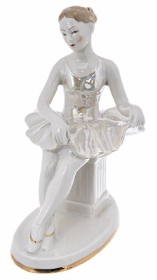 Купить Статуэтка "Сидящая балерина", фарфор, роспись, люстр, Дмитровский фарфоровый завод, автор О.Артамонова, СССР, 1954-1965 гг.