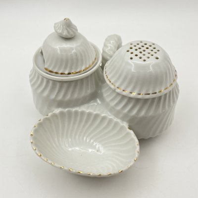купить Солонка (перечница) трехсекционная c рельефным декором, фарфор, золочение, Западная Европа, 1930-1950 гг.