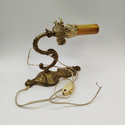 купить Бра однорожковое с декором в виде растительных элементов, латунь, пластик, СССР, 1980-1990 гг.