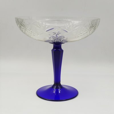 купить Конфетница (фруктовница) на кобальтовой ножке со звёздчатым орнаментом на чаше, стекло, кобальтовое стекло, алмазная грань, Россия, 1900-1940 гг.