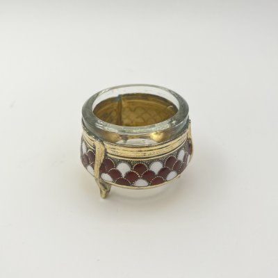 купить Солонка с декором в виде чешуи, мНЦ (медь-никель-цинк), эмаль, стекло, Мстерская художественная фабрика «Ювелир», СССР, 1960-1980 гг.