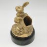 Купить Карандашница "Заяц у пня", M Dankow, бронза, натуральный камень (змеевик), Российская Федерация, 2010-2015 гг.