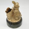 Купить Карандашница "Заяц у пня", M Dankow, бронза, натуральный камень (змеевик), Российская Федерация, 2010-2015 гг.