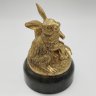 Купить Карандашница "Заяц у пня", M Dankow, бронза, натуральный камень (змеевик), Российская Федерация, 2010-2015 гг.