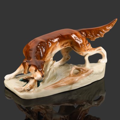 купить Статуэтка "Собака с дичью", фарфор, роспись, Royal Dux, Чехословакия, 1918-1945 гг.