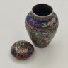 Купить Чайница миниатюрная (ваза с крышкой), украшенная цветочным декором, металл, перегородчатые эмали, техника клуазоне, Китай, Китай, 1960-1980 гг.